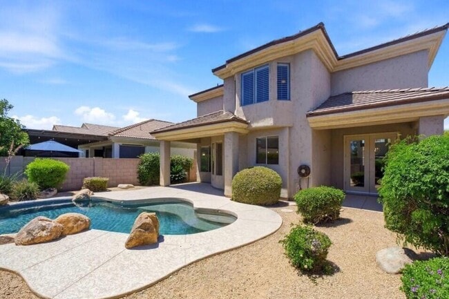 Building Photo - 7647 E Los Gatos Dr
