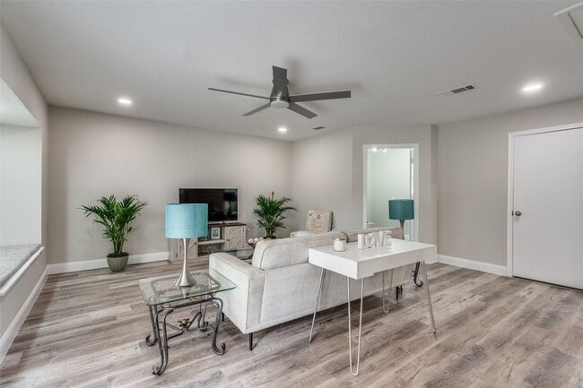 Building Photo - 2119 Quail Run