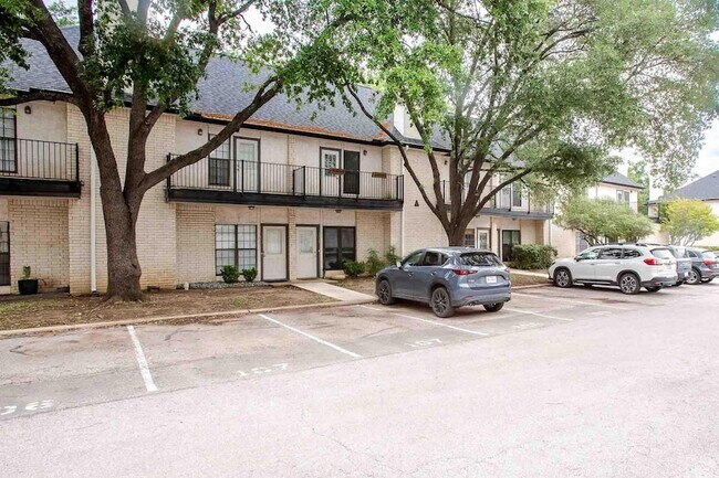 Building Photo - 1307 Kinney Ave