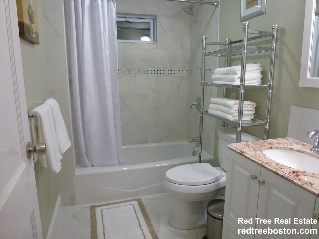 Building Photo - 33 Pershing Rd