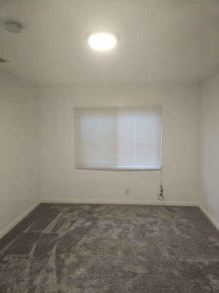 Building Photo - 1757 W 103rd St