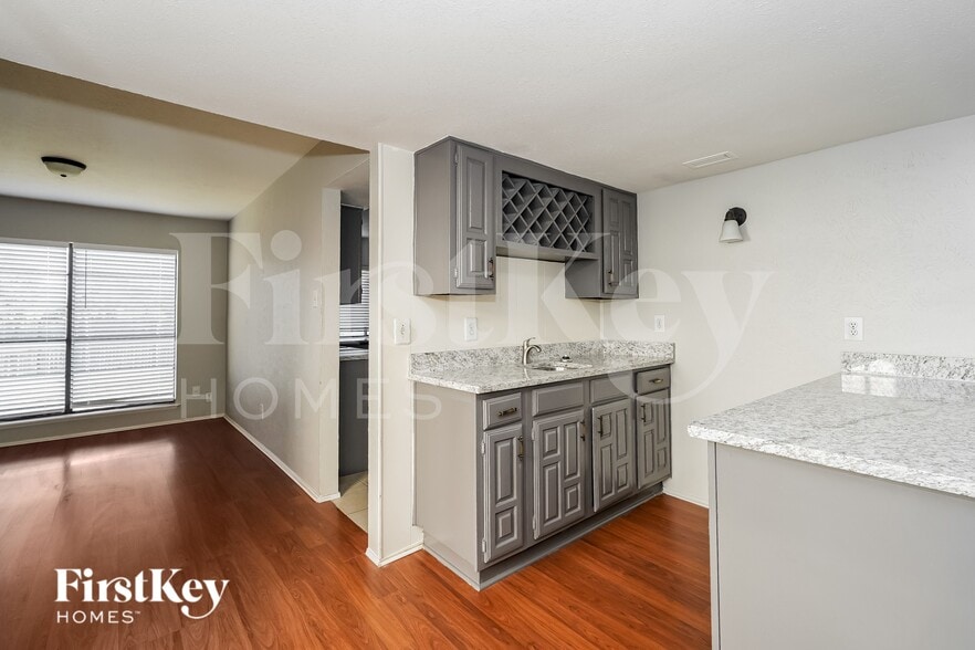 Building Photo - 9814 Emory Oak Cir