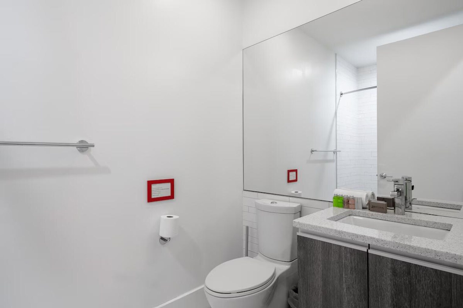 Building Photo - 1414 Grand St