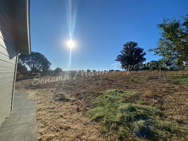 Building Photo - ~ Country Home ~ 2 Bedrooms & 2 Full Bathr...