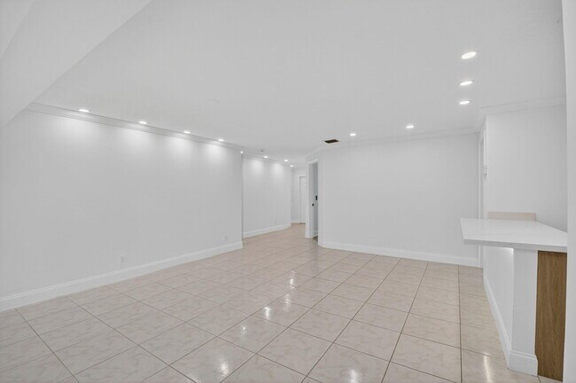 Building Photo - 4599 Brady Blvd