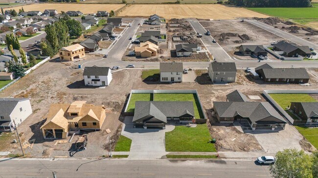 Building Photo - K551LI