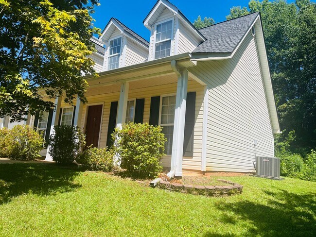 Building Photo - Beautiful 3 bedroom, 2 bathroom home located in Grantville! Must see!