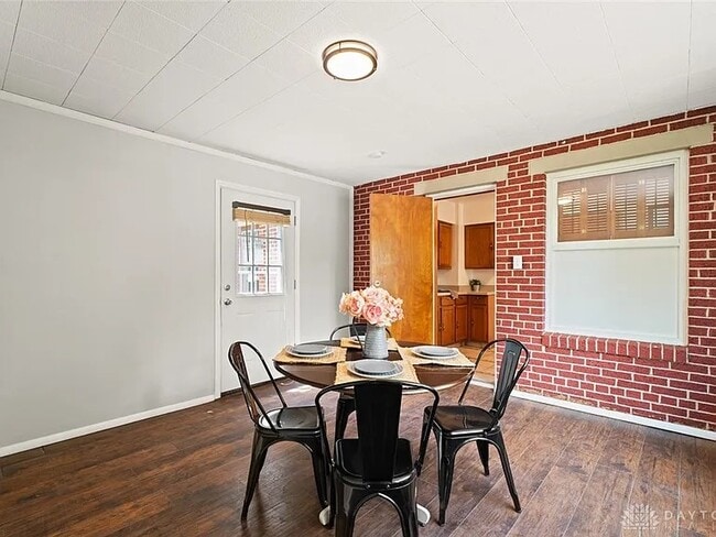 Building Photo - 1329 Shaftesbury Rd