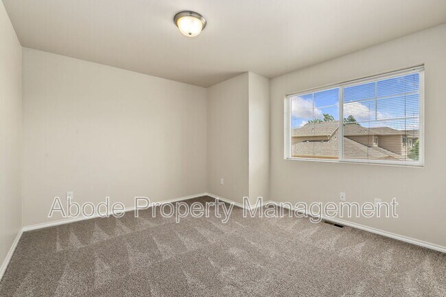 Building Photo - 347 Kalkaska Ct