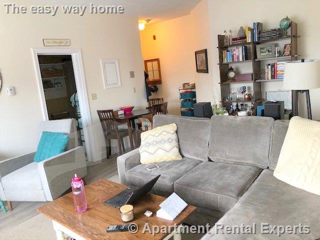 Building Photo - 714 Broadway