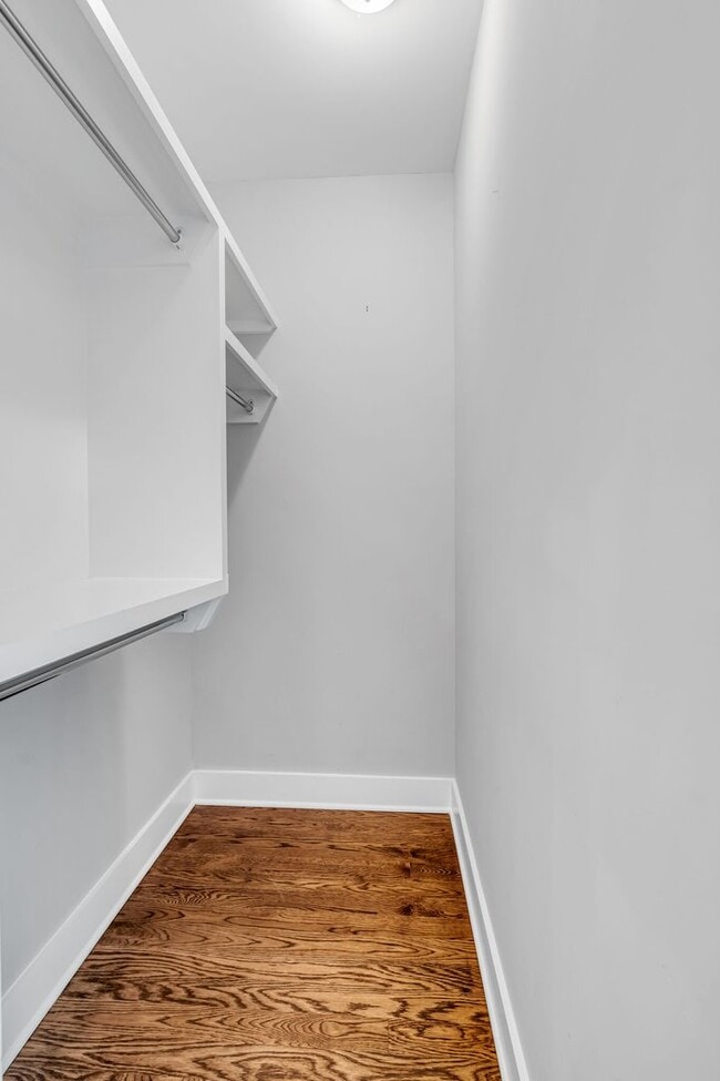 Building Photo - 4 BR, two-story rental with finished basement in WEHO!