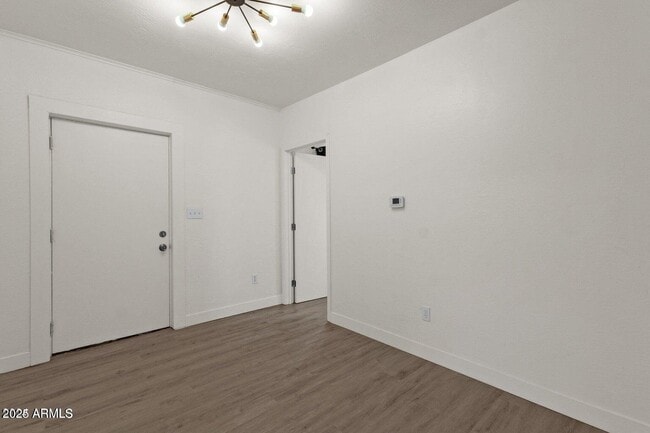 Building Photo - 325 N 18th Dr