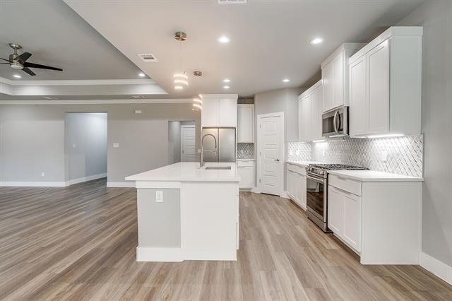 Building Photo - 1025 E Coral Way