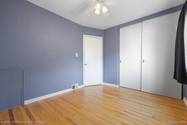 Building Photo - 1023 Amelia St