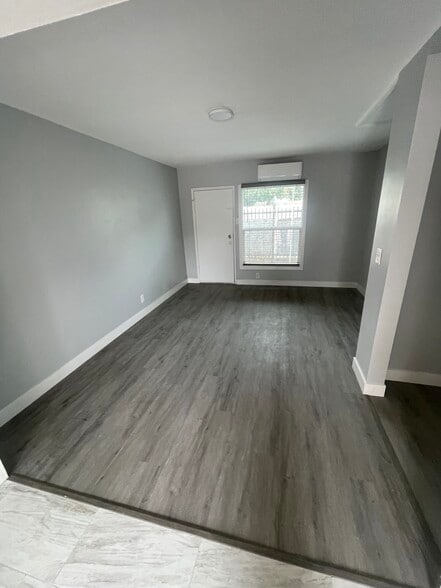 Building Photo - 335 N Palos Verdes St