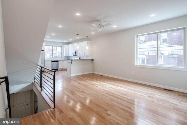 Building Photo - 1712 S 19th St