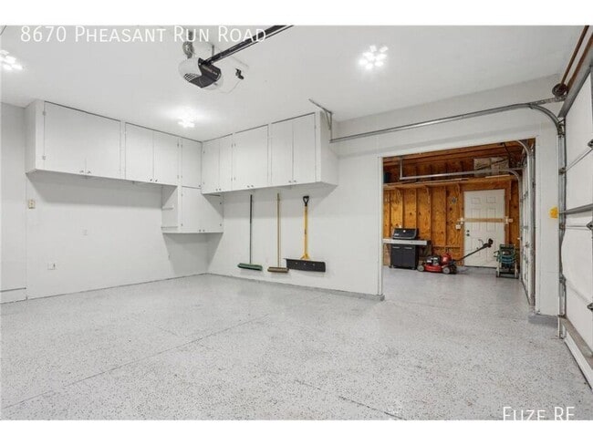 Building Photo - 8670 Pheasant Run Rd