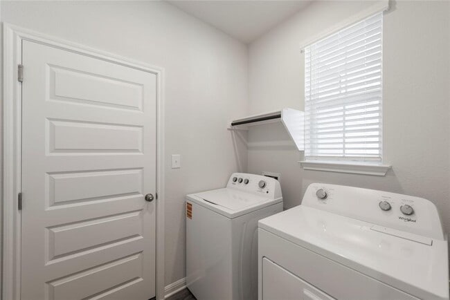 Building Photo - 1212 Wild Leaf Wy