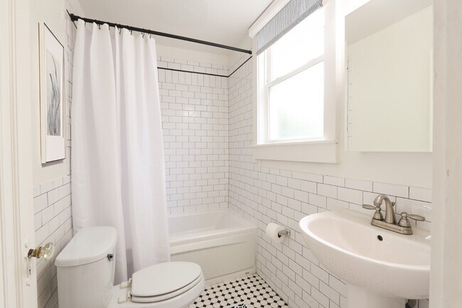 Building Photo - 1572 Overton Park Ave