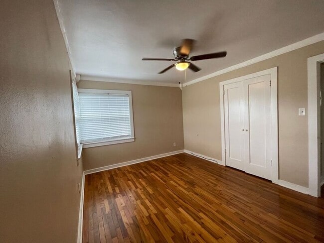 Building Photo - 1918 E Main St