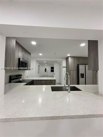 Building Photo - 380 W 32nd St