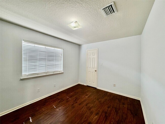 Building Photo - 21306 Walden Grove Ln
