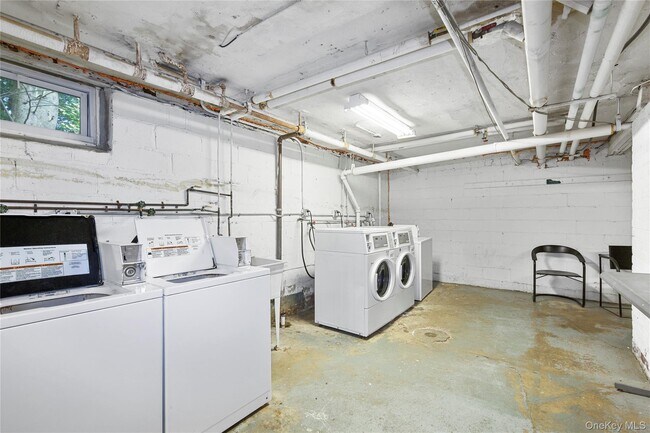 Building Photo - 101 Carpenter Ave