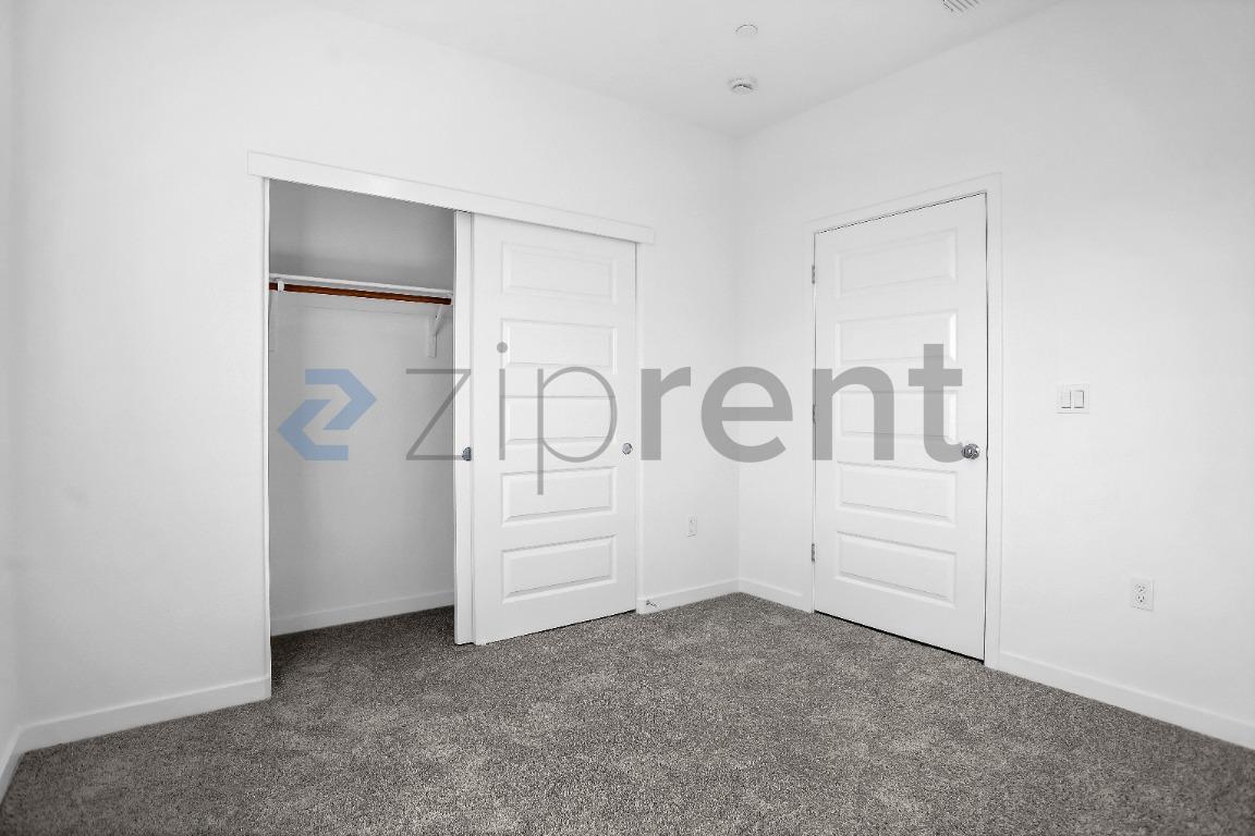 Building Photo - Unit Unit A