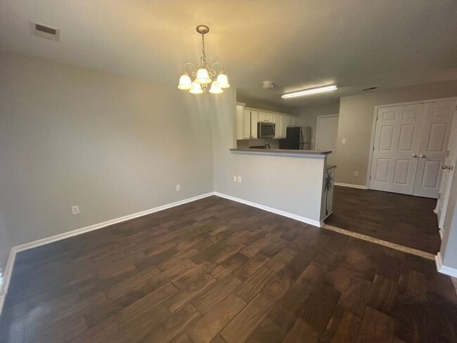 Building Photo - 568 Wellington Gardens Dr