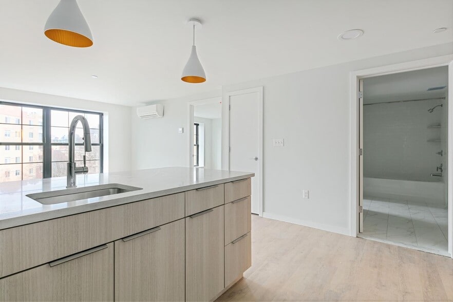 Building Photo - 11 Soden St