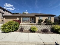 Building Photo - Now renting 3 bedroom 2 bathroom House, visit our website at www.stillproperties.com