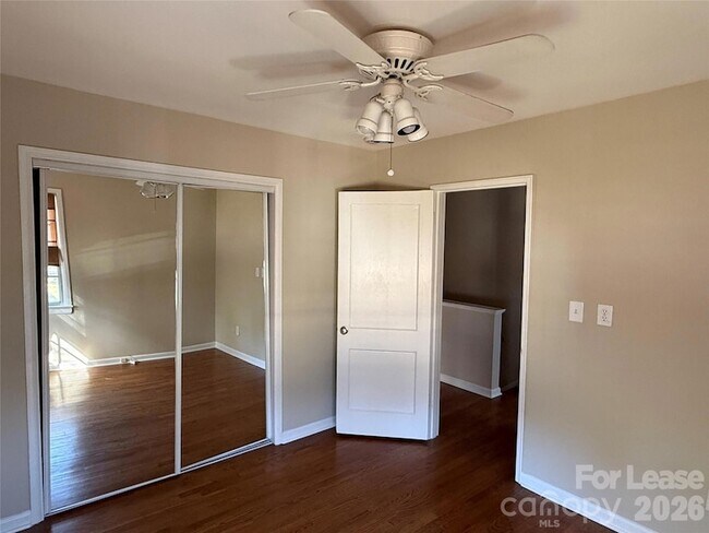 Building Photo - 524 Wakefield Dr