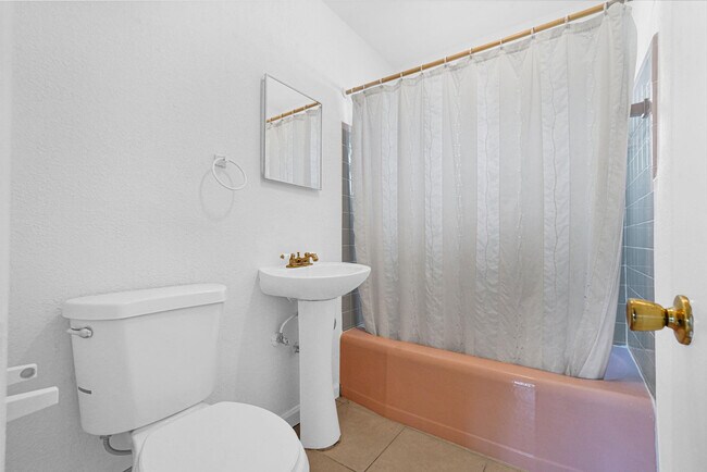 Building Photo - 261 NE 45th St