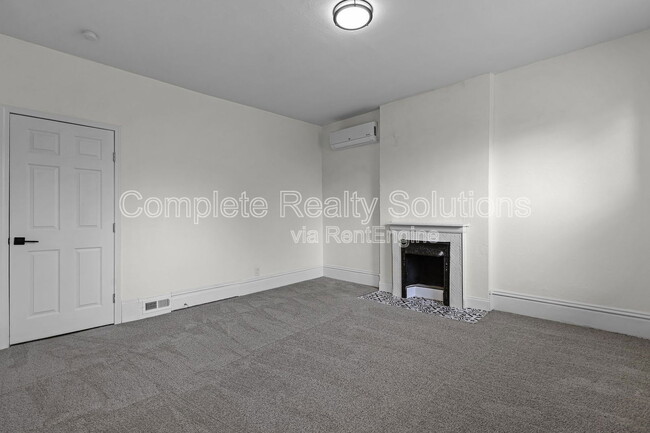 Building Photo - 3011 Miami St