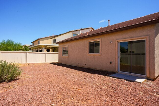 Building Photo - Beautifully Updated Single-Story Home with an Open Floor Plan
