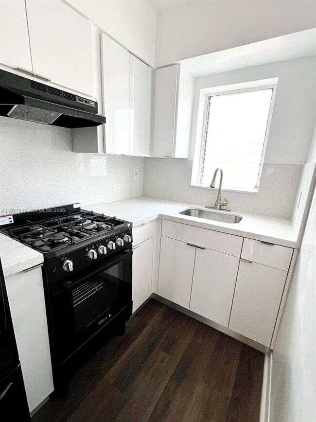 Building Photo - 42 Majorca Ave