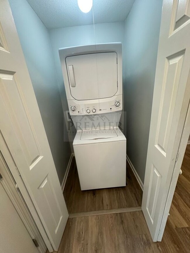 Building Photo - 9314 Reeder Dr