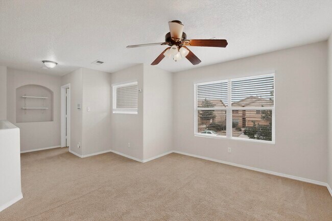 Building Photo - 2713 Violeta Cir SE