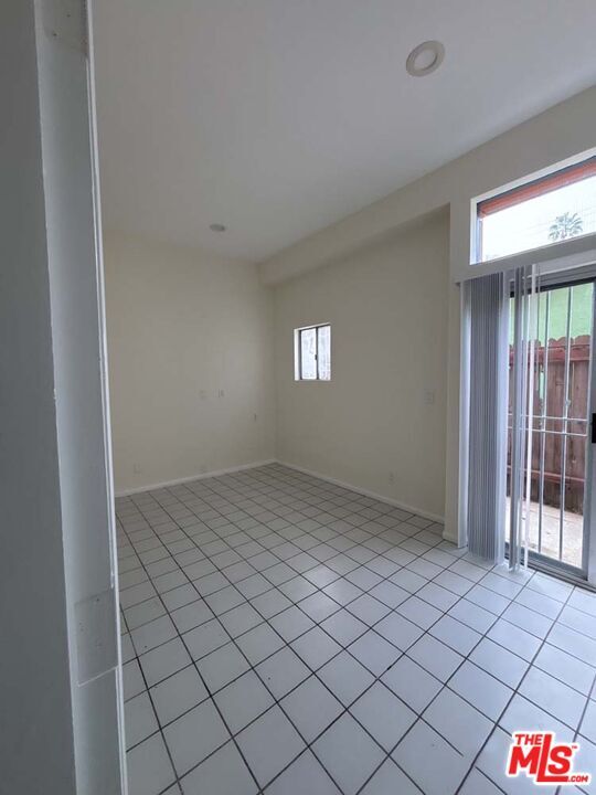 Building Photo - 915 Broadway St