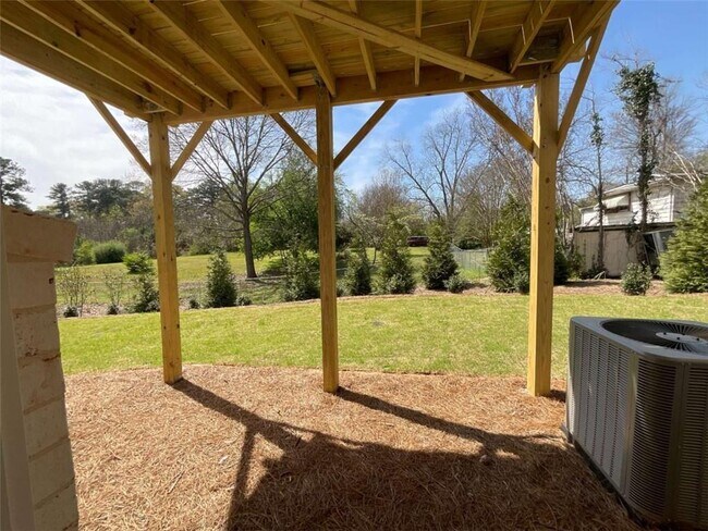 Building Photo - 5716 Schelton Pl