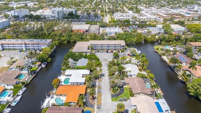 Building Photo - 1400 NE 57th Ct