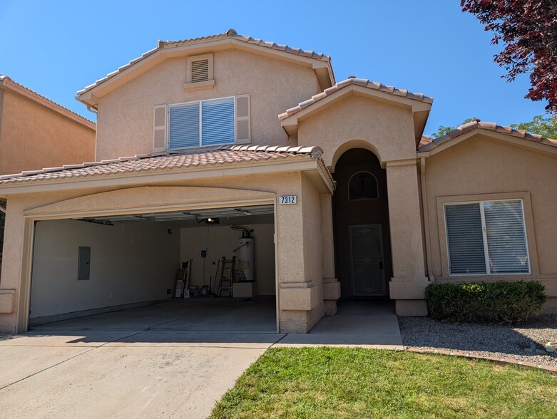 Building Photo - 7312 Desert Eagle Rd NE