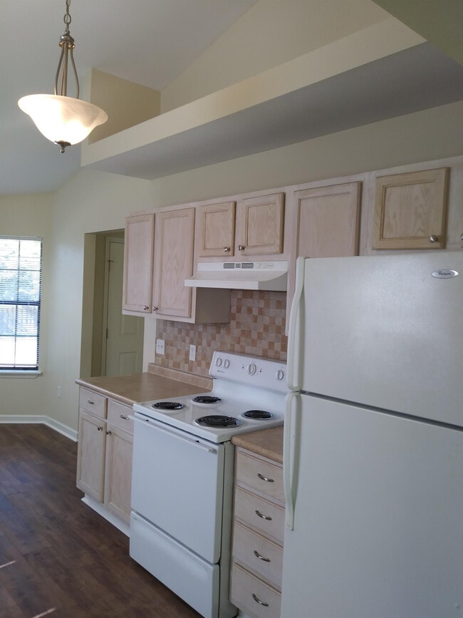 Building Photo - 1608 Akridge Dr