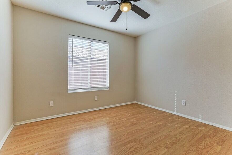 Building Photo - 2513 N 114th Ave