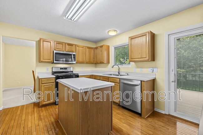 Building Photo - 5820 S 157th St