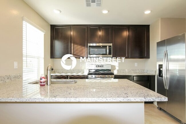 Building Photo - 3 Bedroom Pet-Friendly Home in Phoenix, AZ...