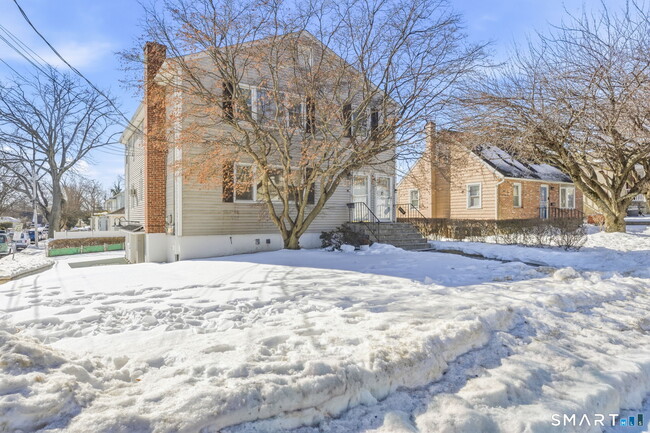 Building Photo - 24 Congress St