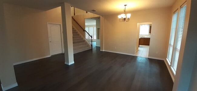 Building Photo - 4526 Julian Dr