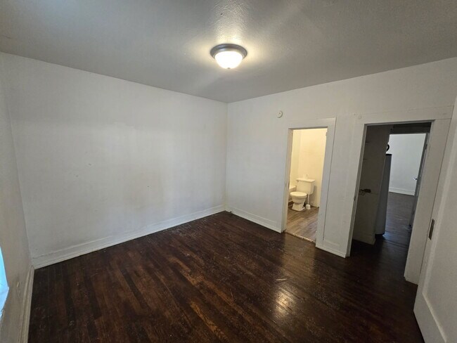 Building Photo - 100 S Fairmont St