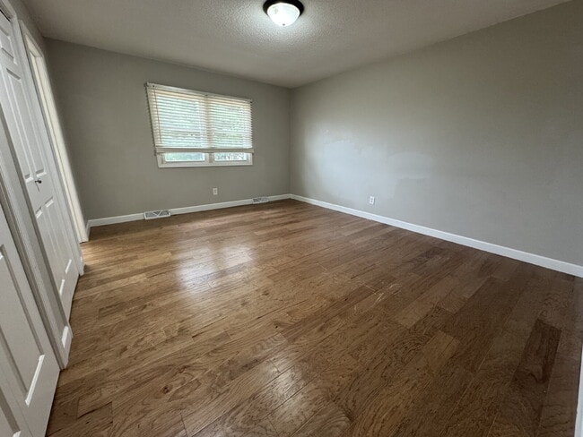 Building Photo - “Spread Out!” — 3 Bed Home with Sun Room + Multiple Living Spaces